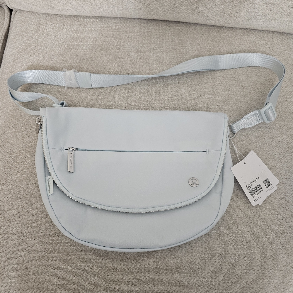 Lulumon NWT FESTIVAL 5L Bag